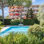 Daire With Swimming Pool In Juan Les Pins