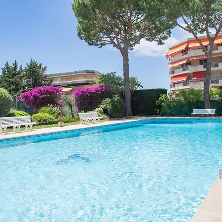 With Swimming Pool In Juan Les Pins *