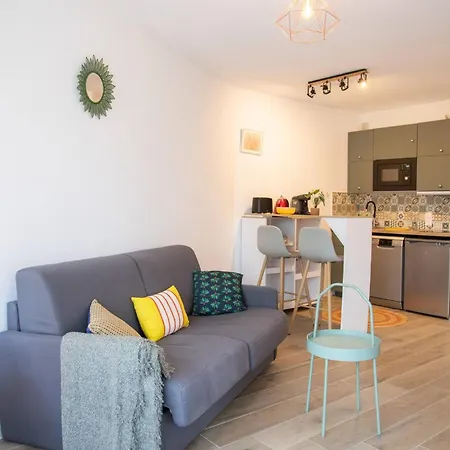 Appartement With Swimming Pool In Juan Les Pins
