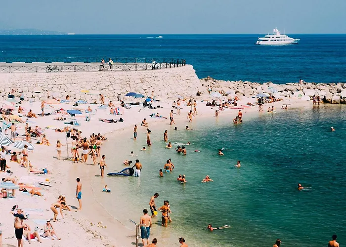 Daire With Swimming Pool In Juan Les Pins *